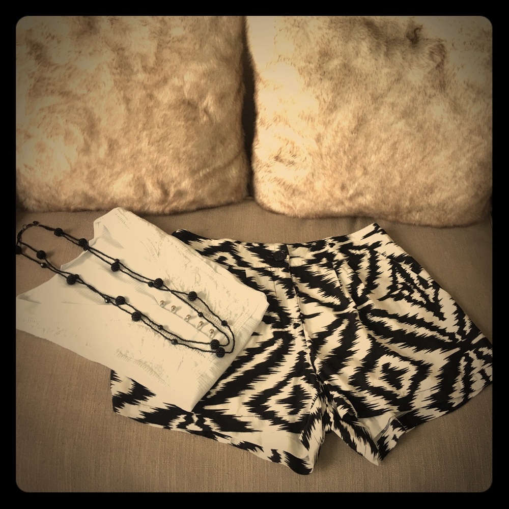 The Sloane Society Black And White Shorts